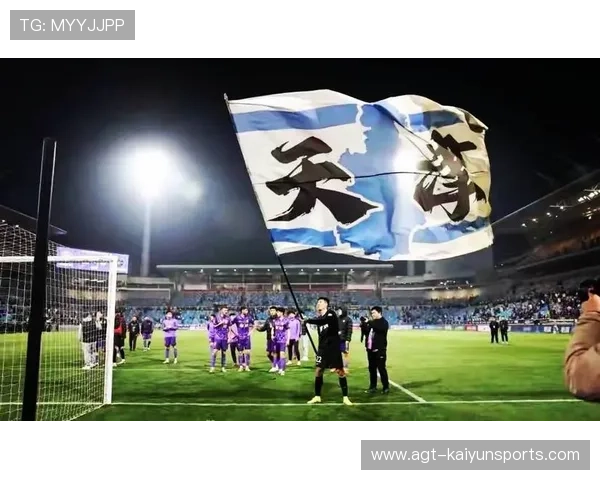 天津津门虎西班牙拉练加码,定位球演练反复打磨